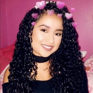 Meet your Posher, Lesly